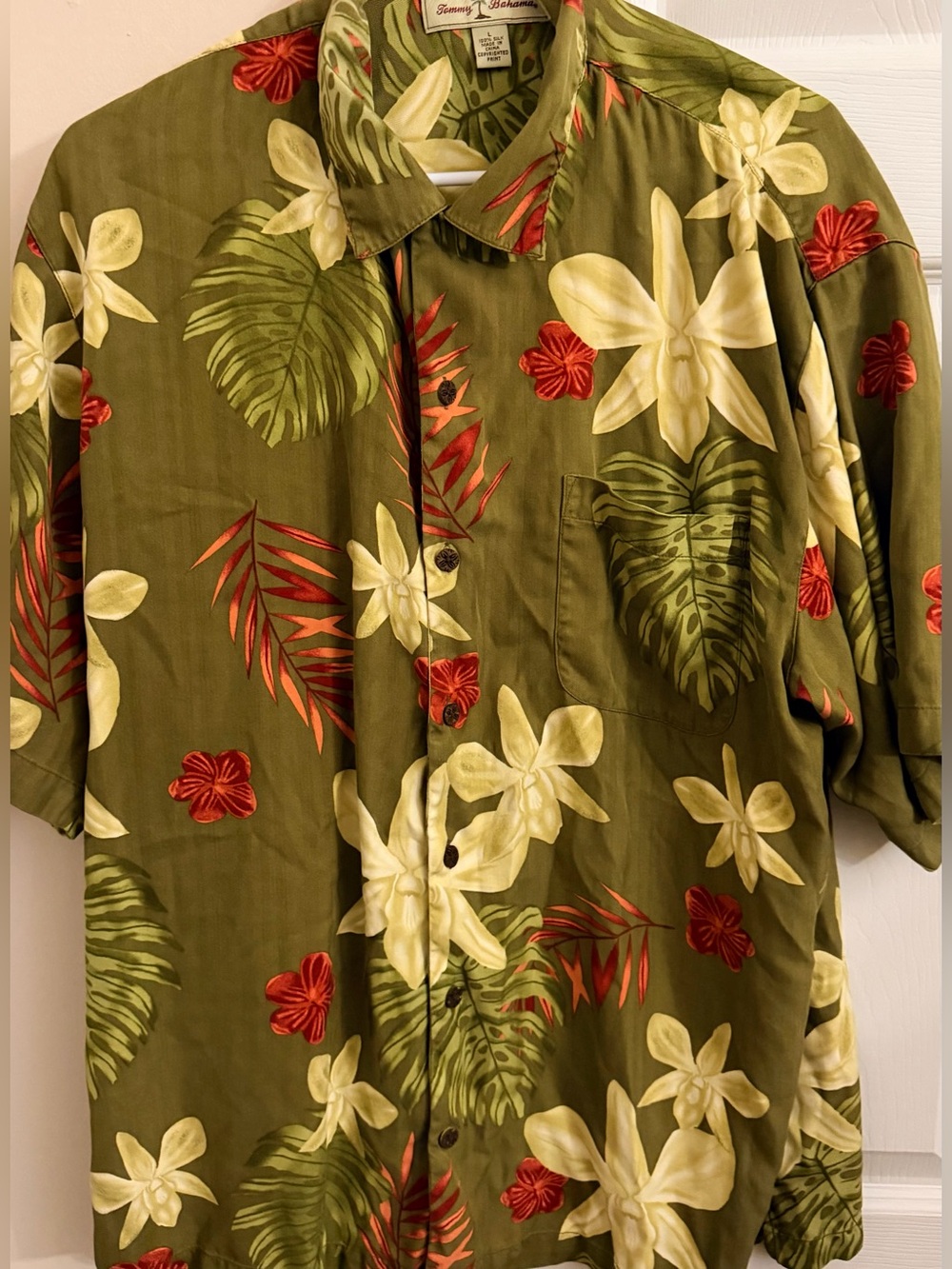 Tommy Bahama 100% Silk Tropical Themed Men’s L Short Sleeve Button Up Shirt